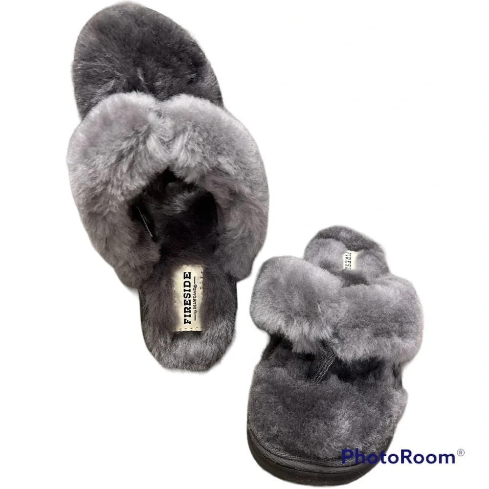Cozy Shearling flip flop slippers grey gray 8 7.5 NEW NIB Fireside by De… - Picture 3 of 5